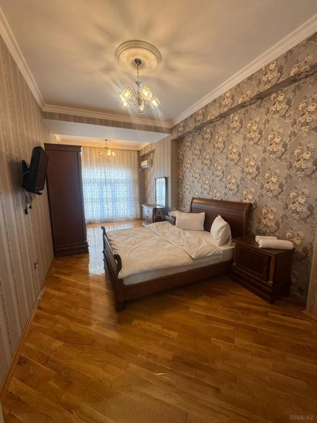 Satılır 4 otaqlı mənzil 178 m²
