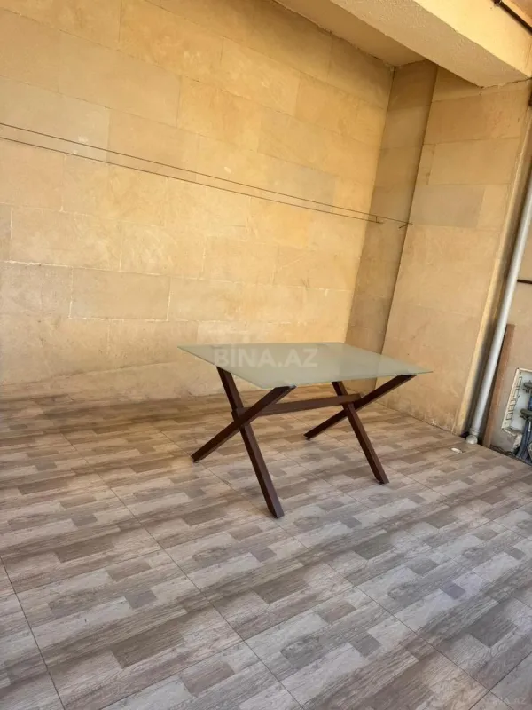 Satılır 4 otaqlı mənzil 178 m²