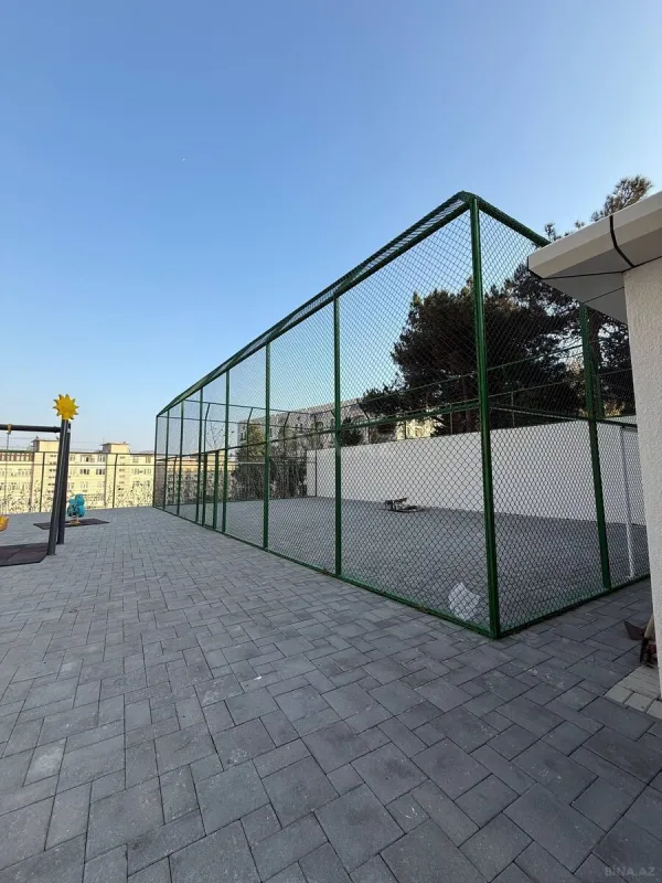 Satılır 4 otaqlı mənzil 217 m²