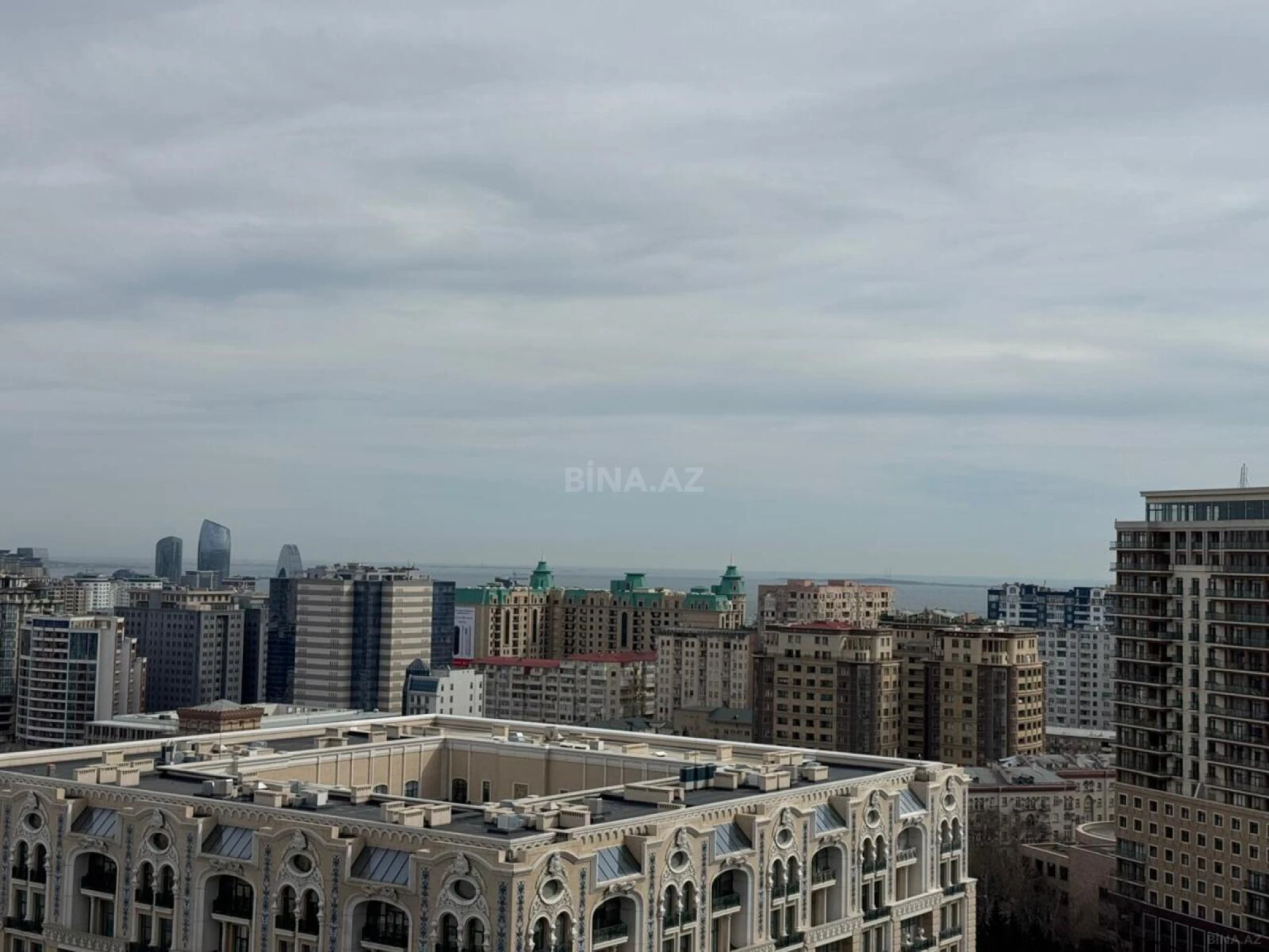 Satılır 3 otaqlı mənzil 116 m²