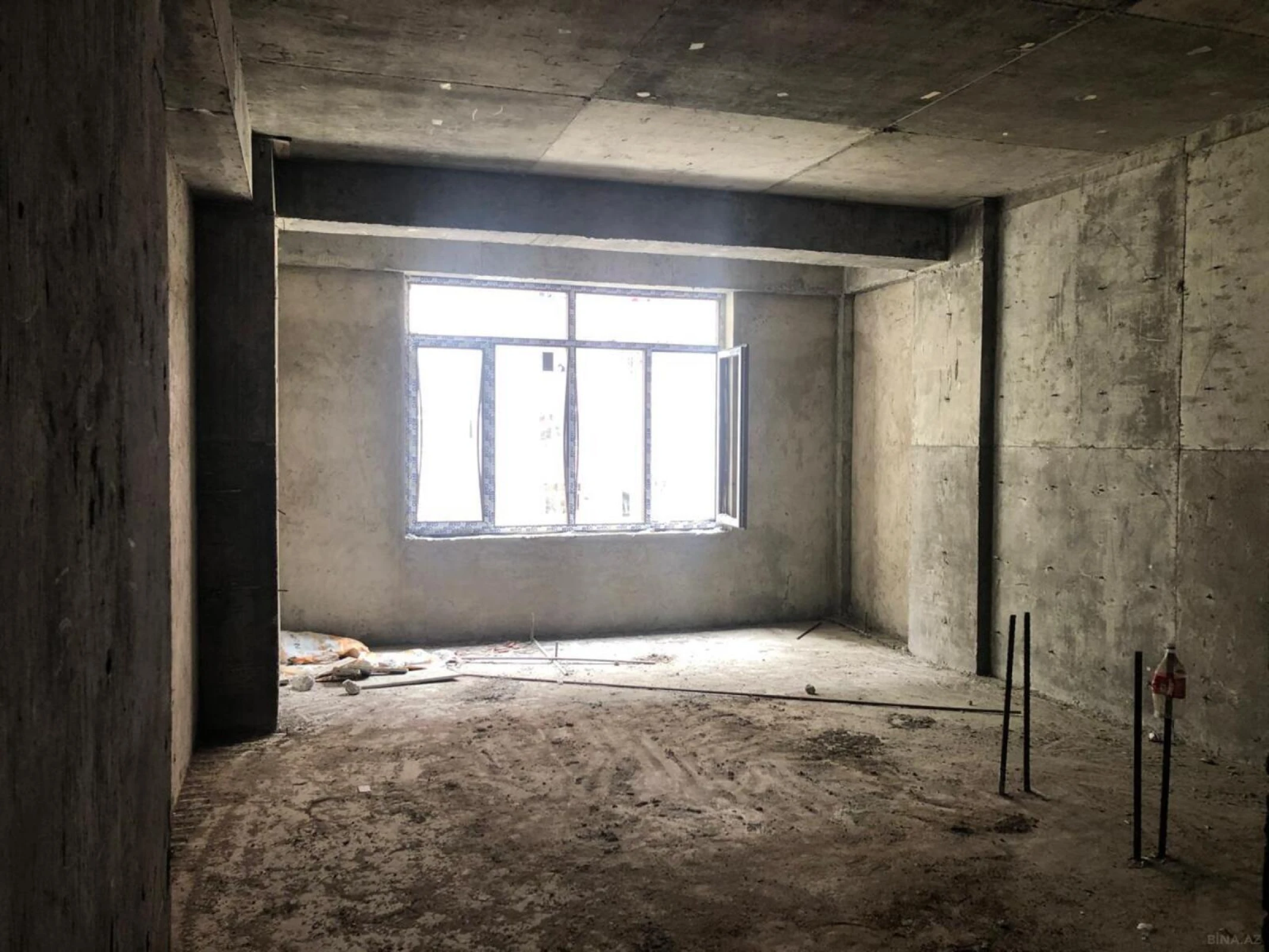 Satılır 4 otaqlı mənzil 147 m²