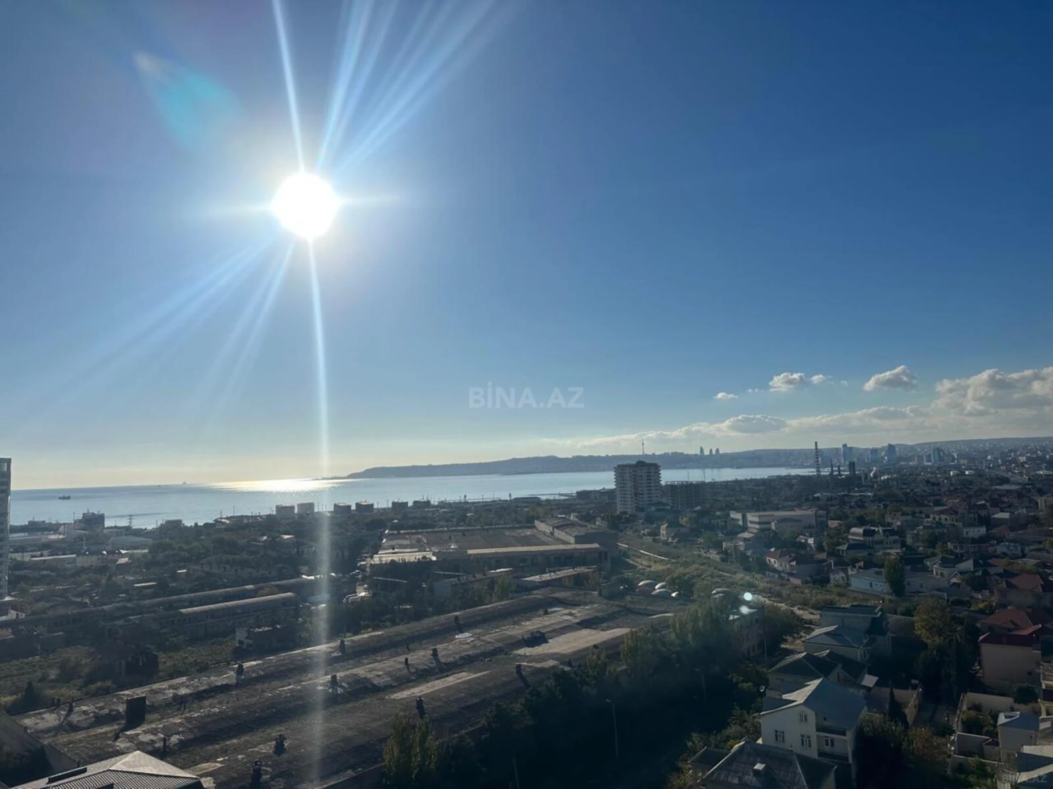 Satılır 4 otaqlı mənzil 147 m²