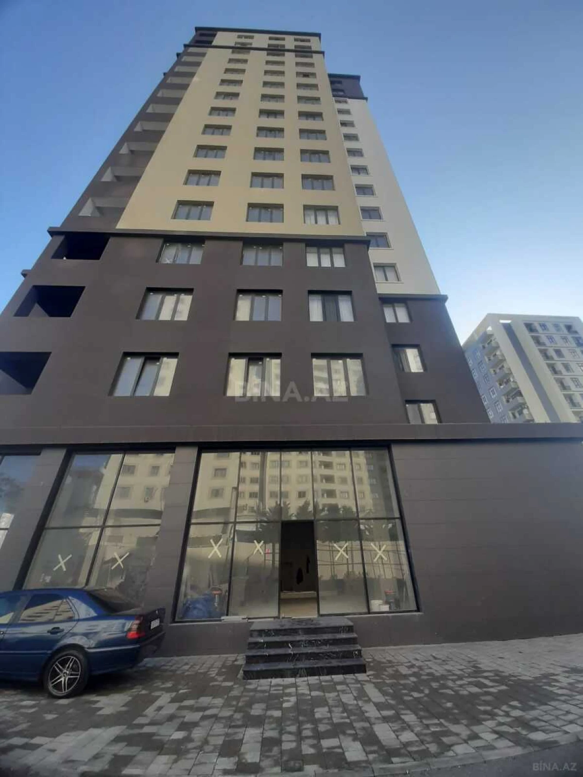 Satılır 4 otaqlı mənzil 147 m²