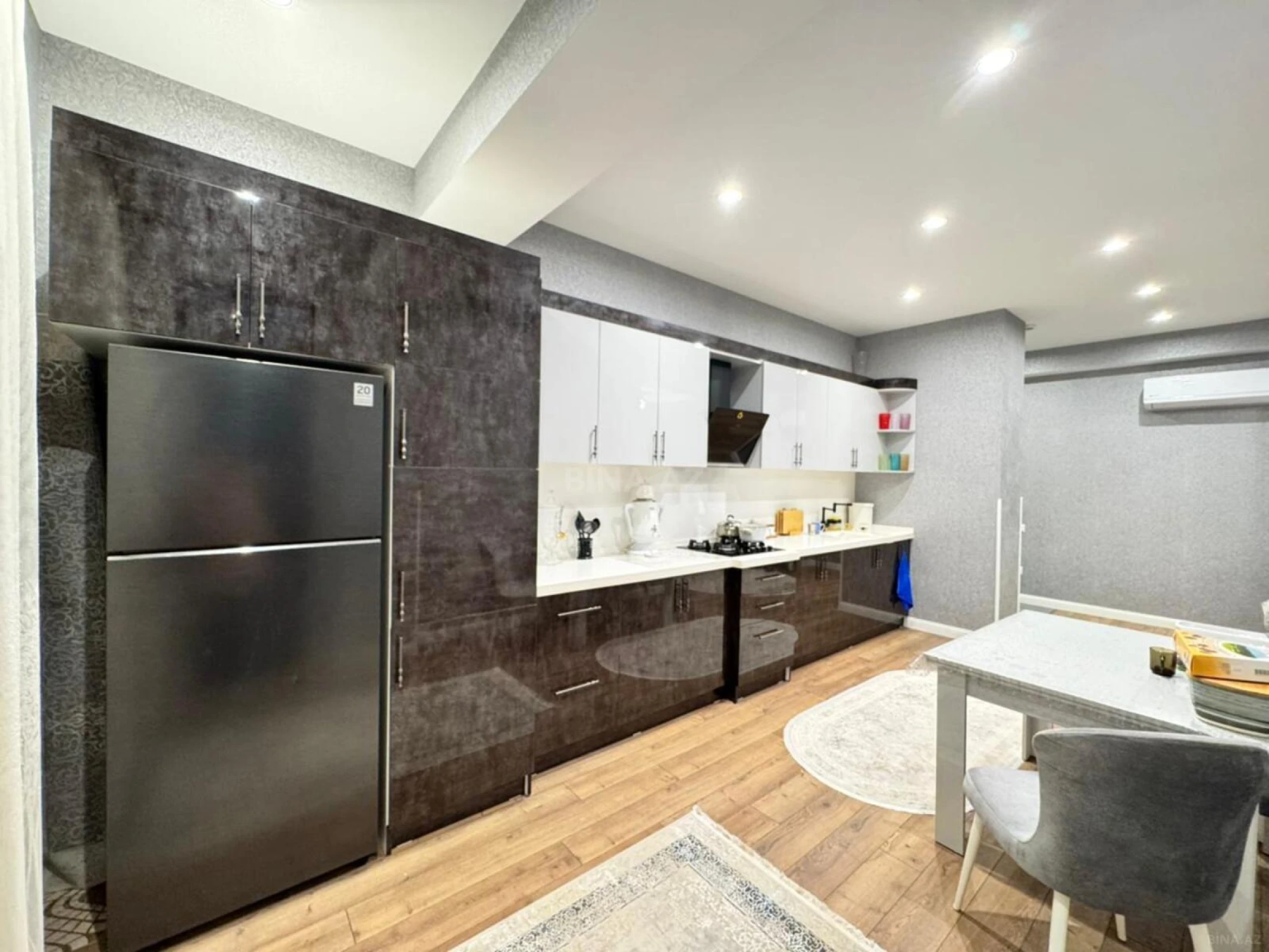 Satılır 3 otaqlı mənzil 90 m²