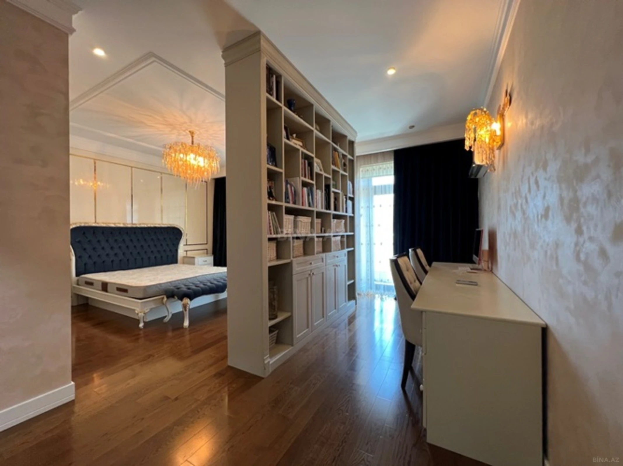 Satılır 4 otaqlı mənzil 209 m²