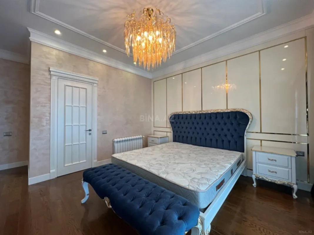 Satılır 4 otaqlı mənzil 209 m²