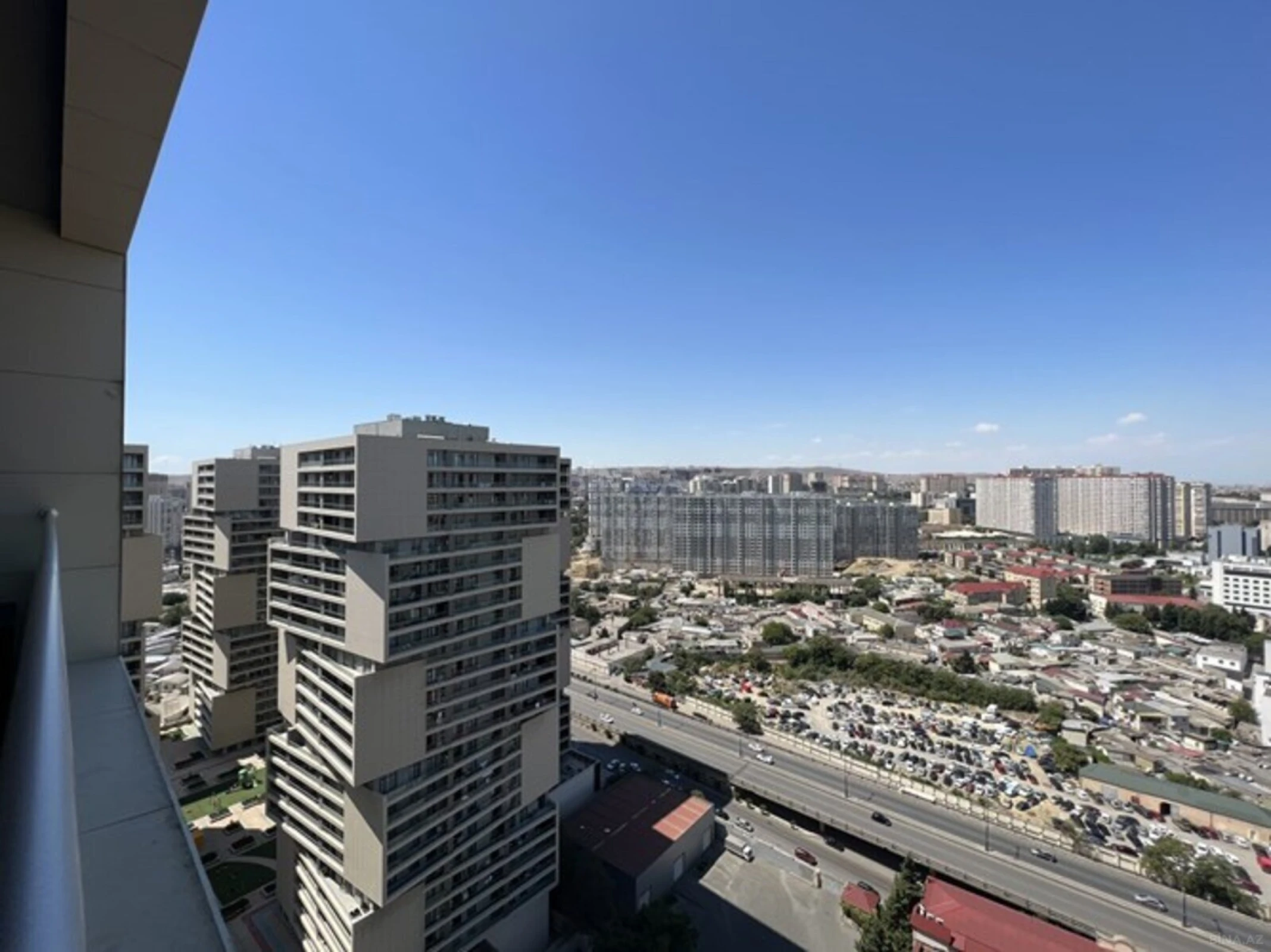 Satılır 4 otaqlı mənzil 209 m²