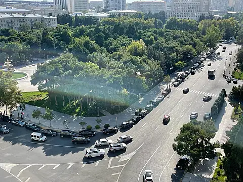 Satılır 4 otaqlı mənzil 235 m² — Bakı 4 otaq 235.00 m²