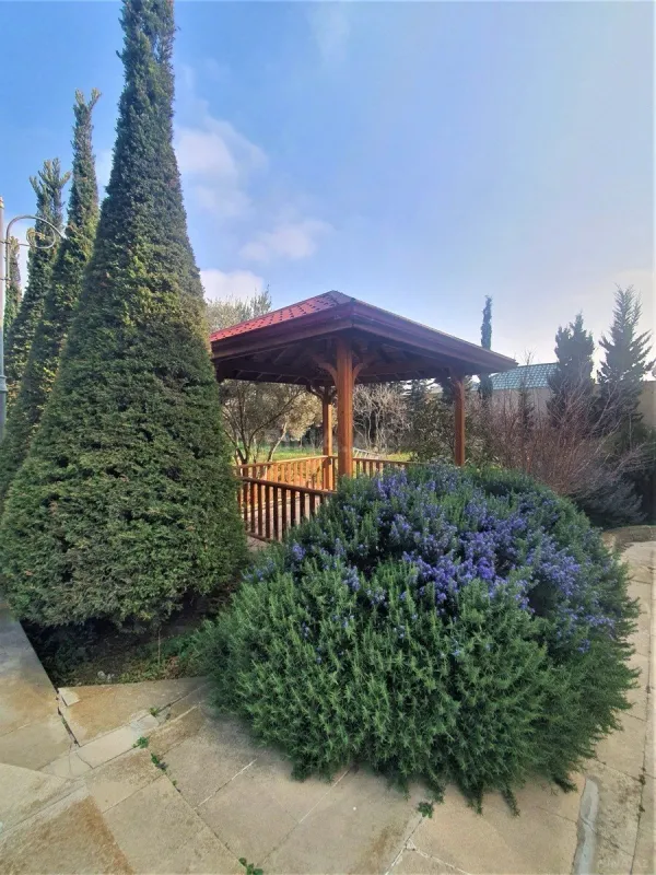 Kirayə verilir 5 otaqlı həyət evi 600 m²