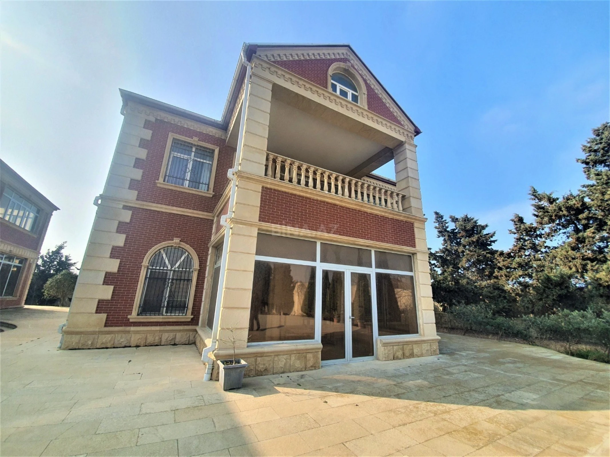 Kirayə verilir 5 otaqlı həyət evi 600 m²