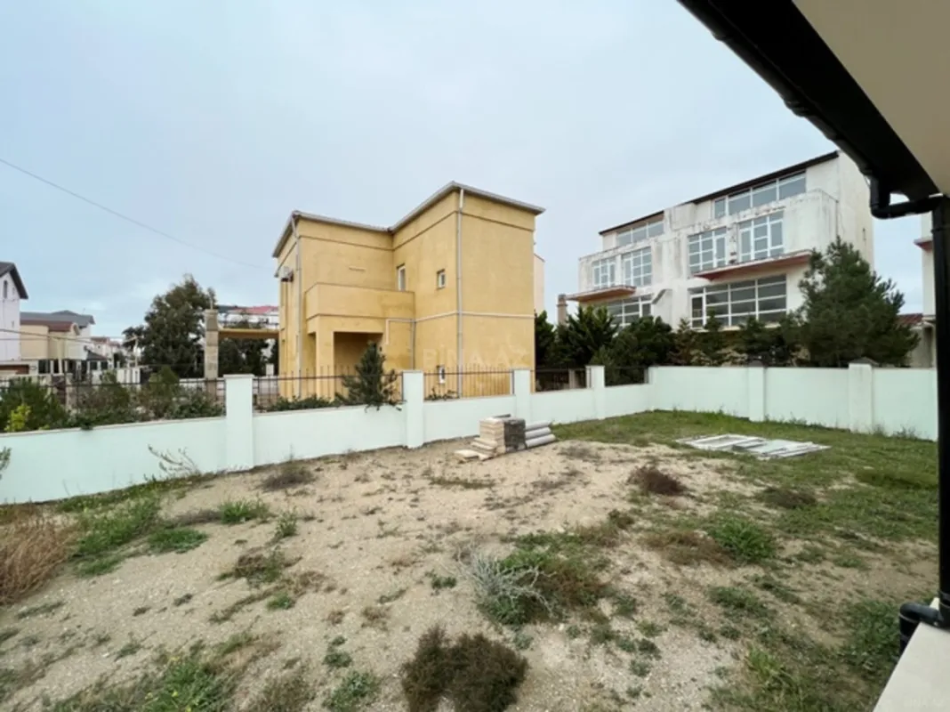 Satılır 5 otaqlı həyət evi 260 m²