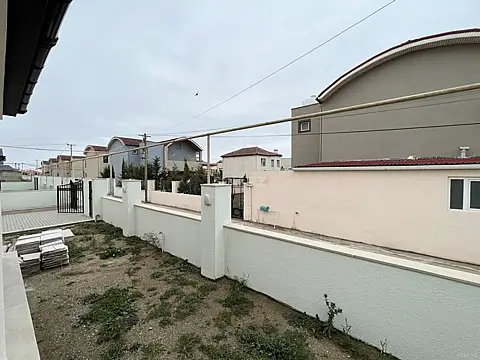 Satılır 5 otaqlı həyət evi 260 m²