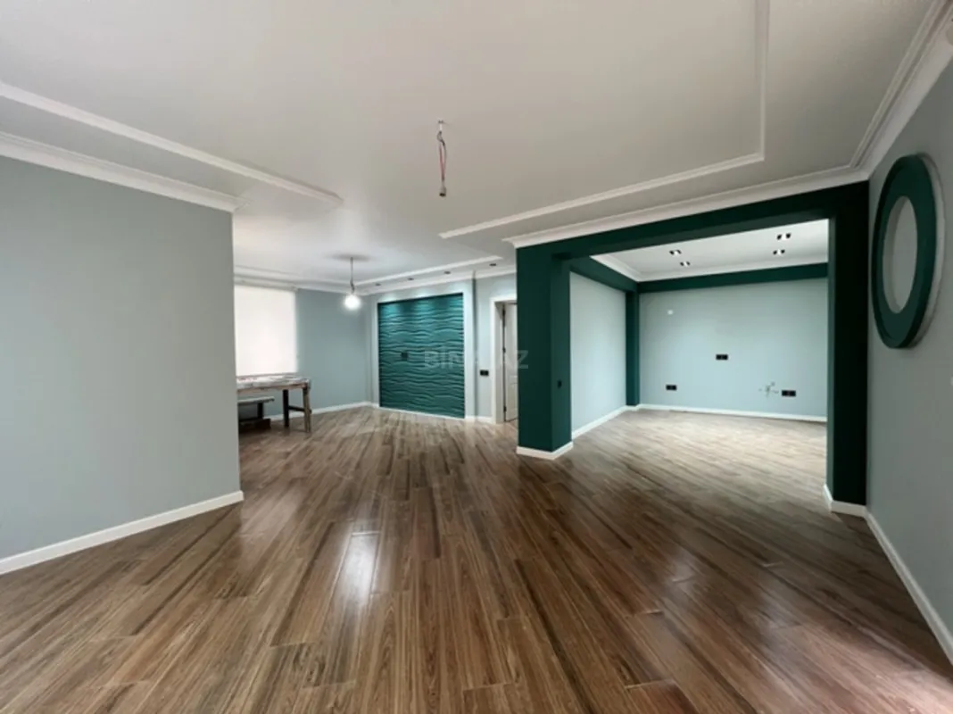 Satılır 5 otaqlı həyət evi 260 m²