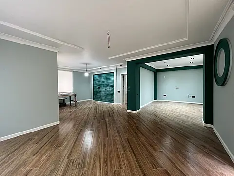 Satılır 5 otaqlı həyət evi 260 m²