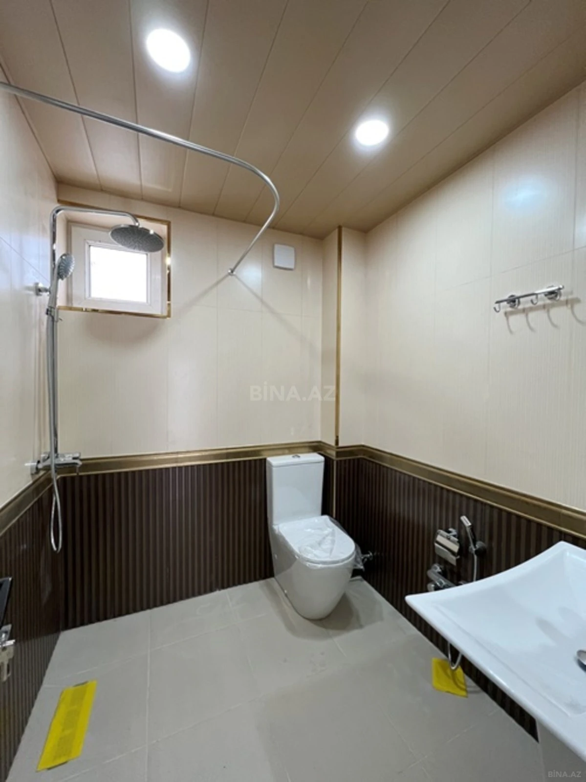 Satılır 5 otaqlı həyət evi 260 m²