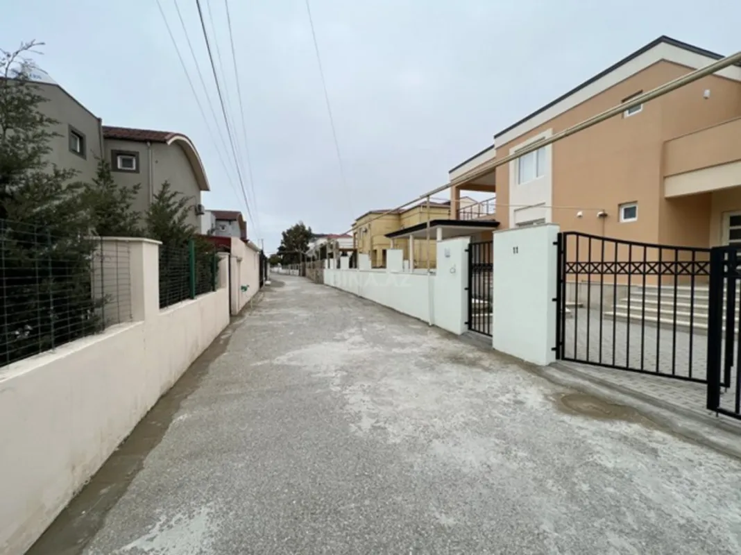 Satılır 5 otaqlı həyət evi 260 m²
