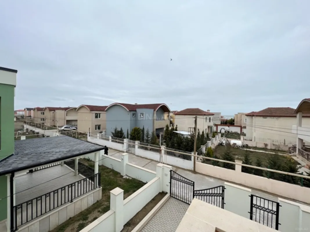 Satılır 5 otaqlı həyət evi 260 m²