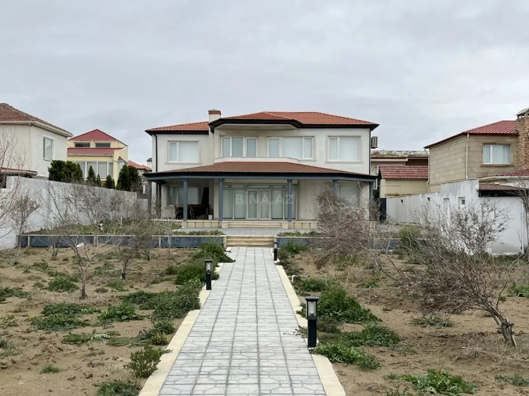 Satılır 5 otaqlı həyət evi 320 m²