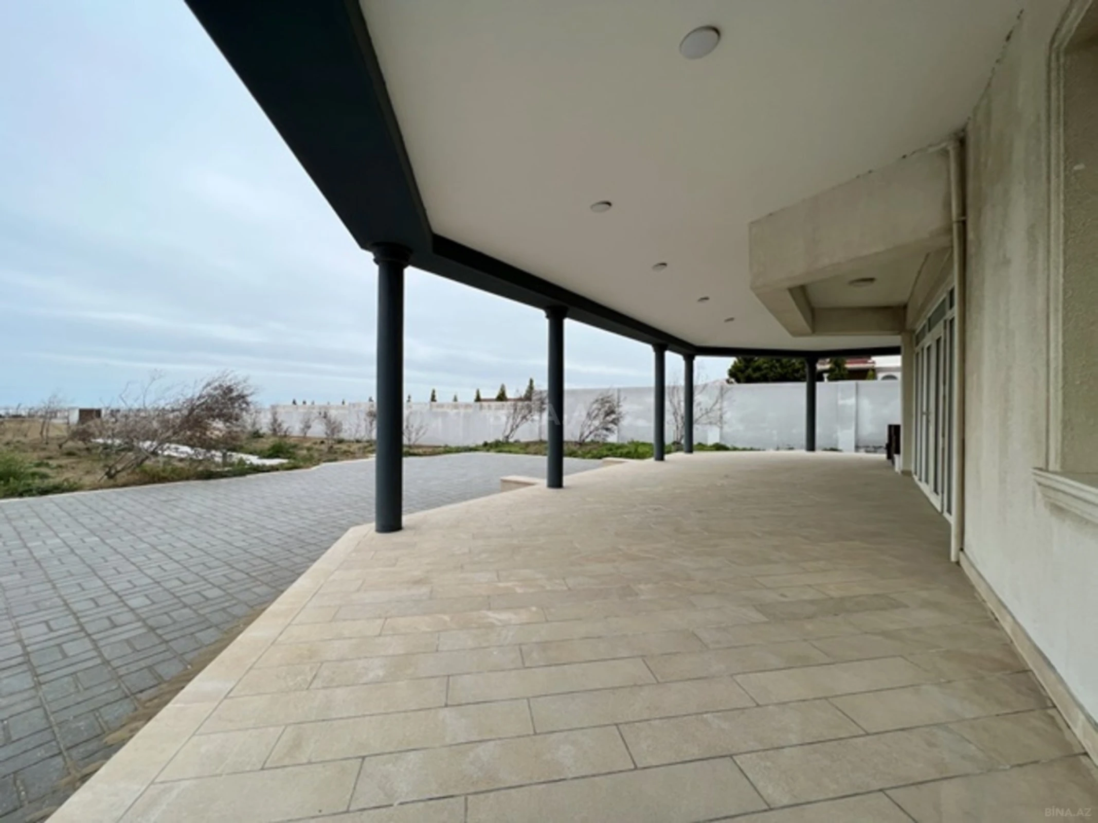 Satılır 5 otaqlı həyət evi 320 m²