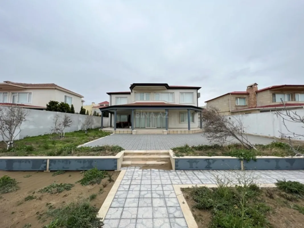 Satılır 5 otaqlı həyət evi 320 m²
