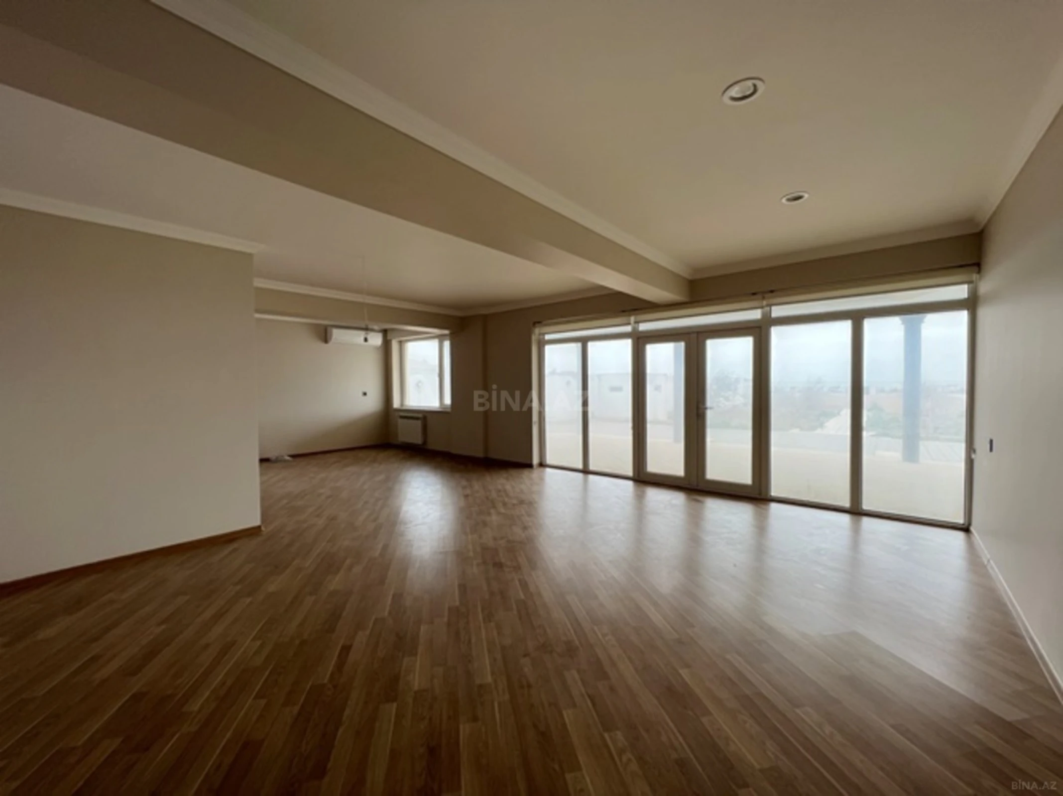 Satılır 5 otaqlı həyət evi 320 m²
