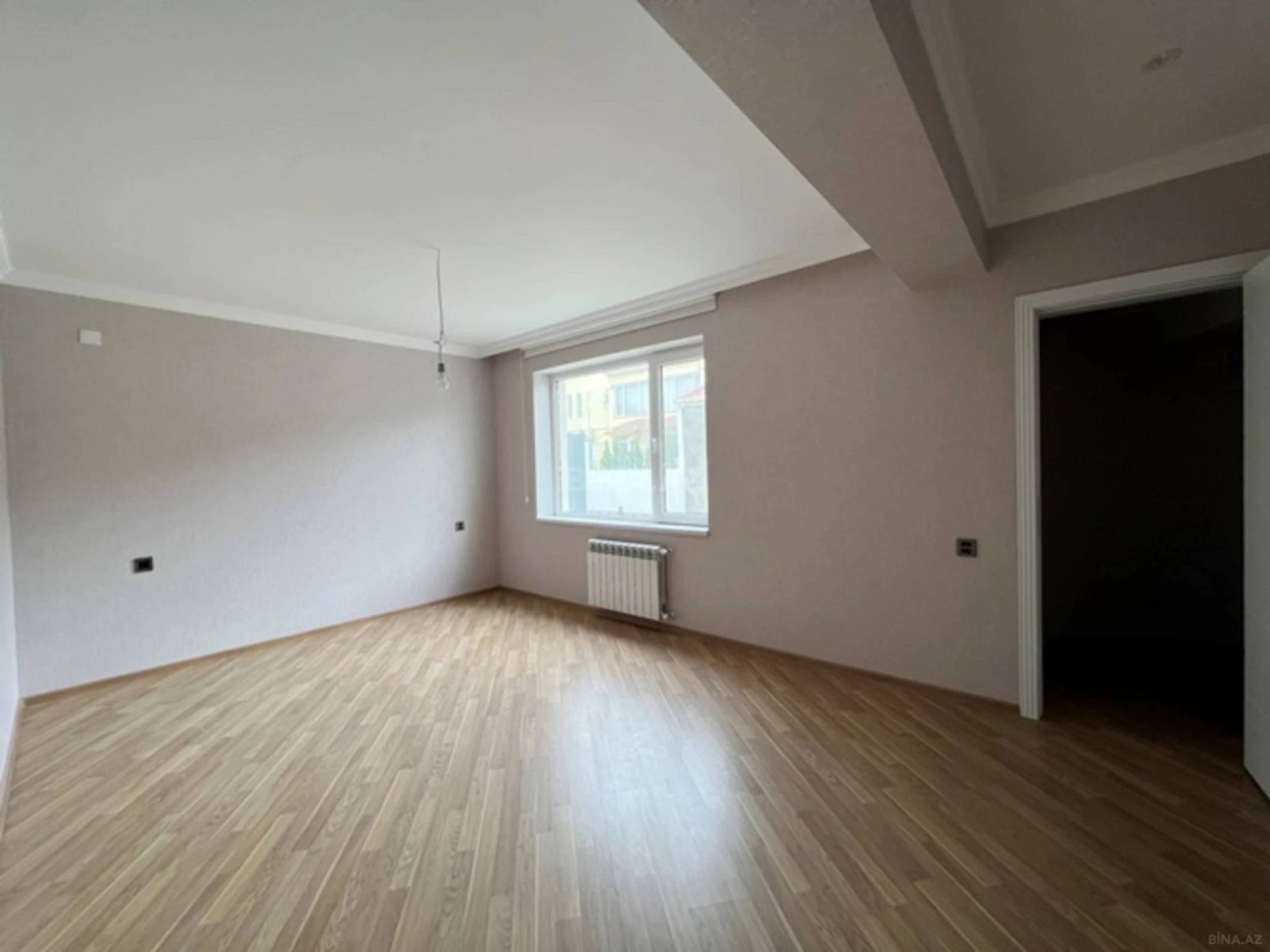 Satılır 5 otaqlı həyət evi 320 m²