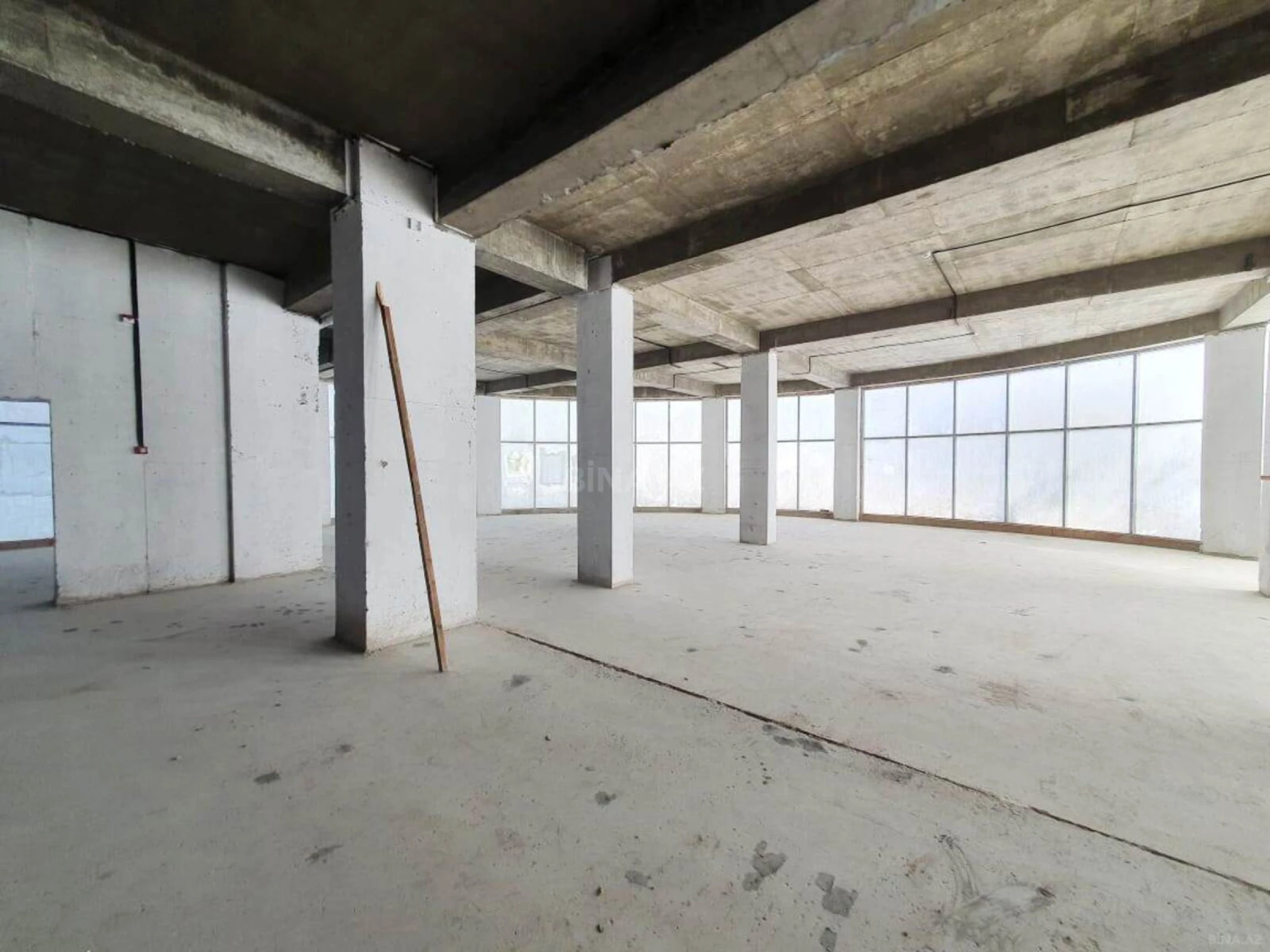 Satılır obyekt 1000 m²