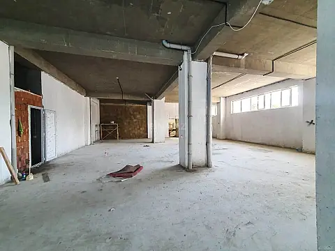 Satılır obyekt 1000 m²
