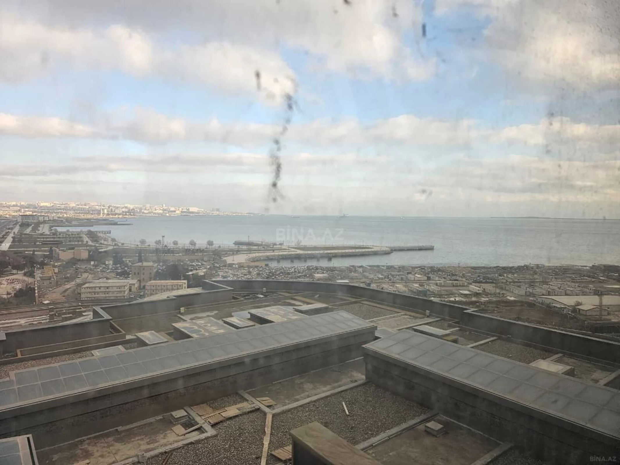 Satılır 3 otaqlı mənzil 173 m²