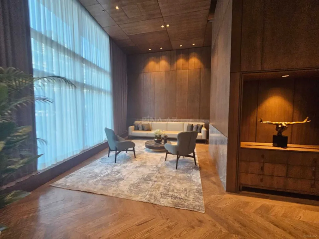 Satılır 3 otaqlı mənzil 173 m²