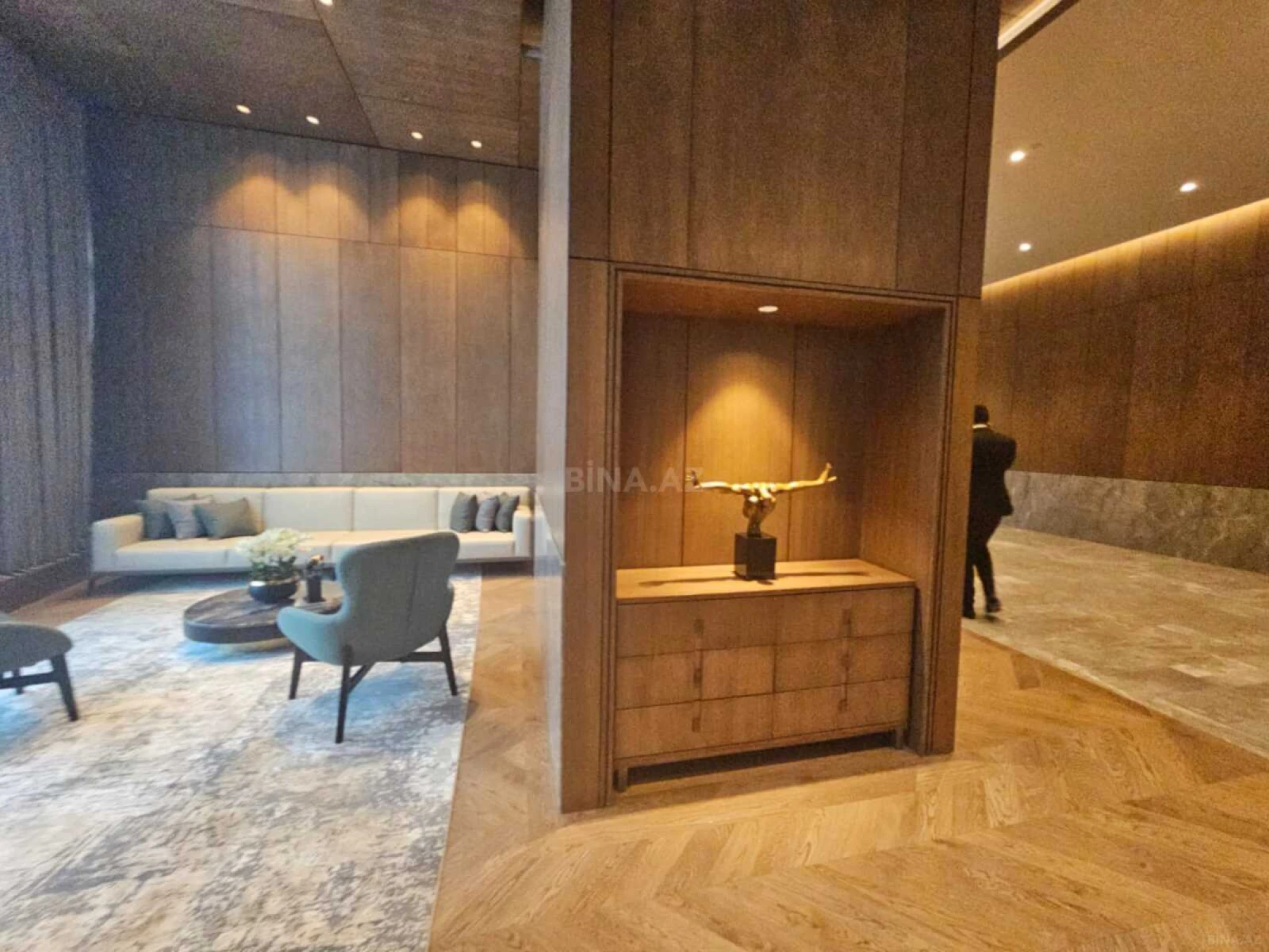 Satılır 3 otaqlı mənzil 173 m²