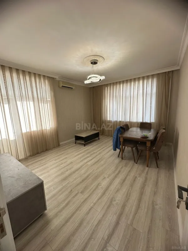 Satılır 2 otaqlı mənzil 82 m²