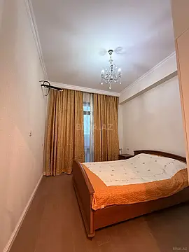 Kirayə verilir 2 otaqlı mənzil 65 m²