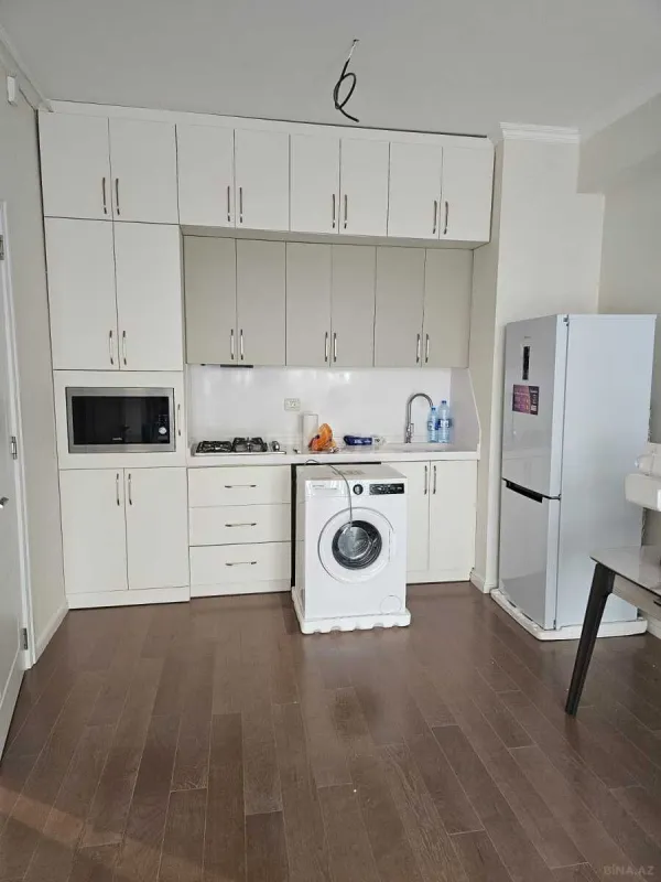 Kirayə verilir 2 otaqlı mənzil 65 m²