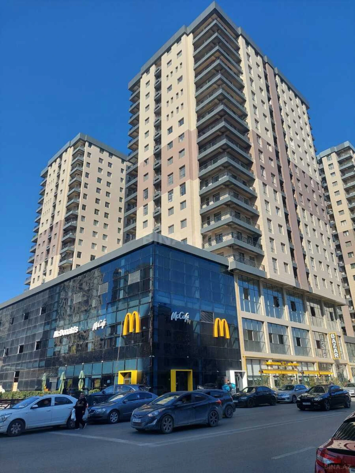 Satılır 4 otaqlı mənzil 193 m²