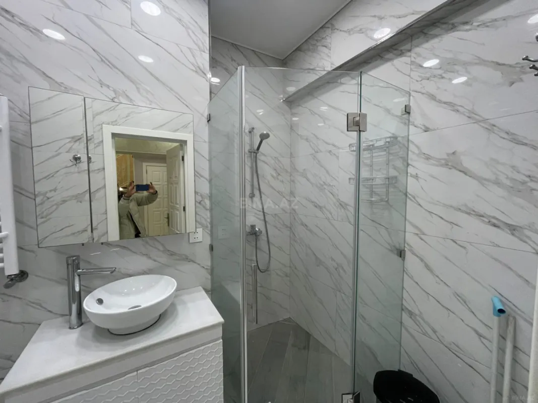 Kirayə verilir 3 otaqlı mənzil 194 m²