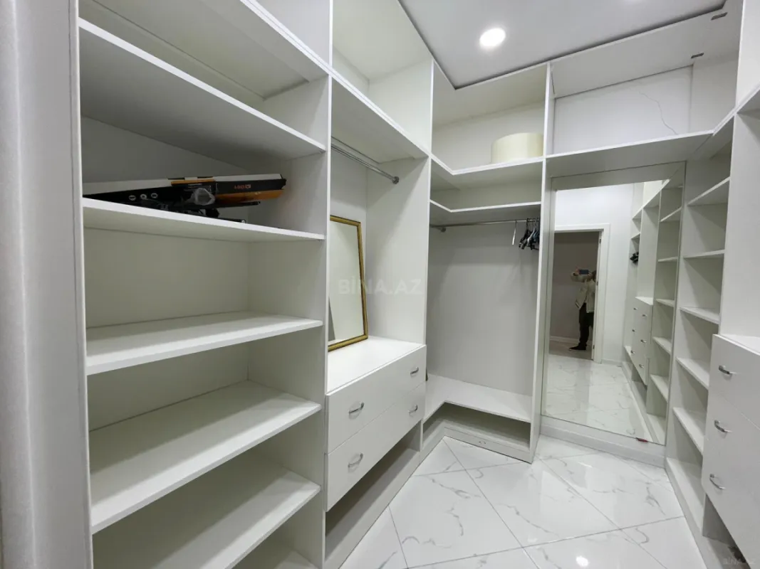 Kirayə verilir 3 otaqlı mənzil 194 m²