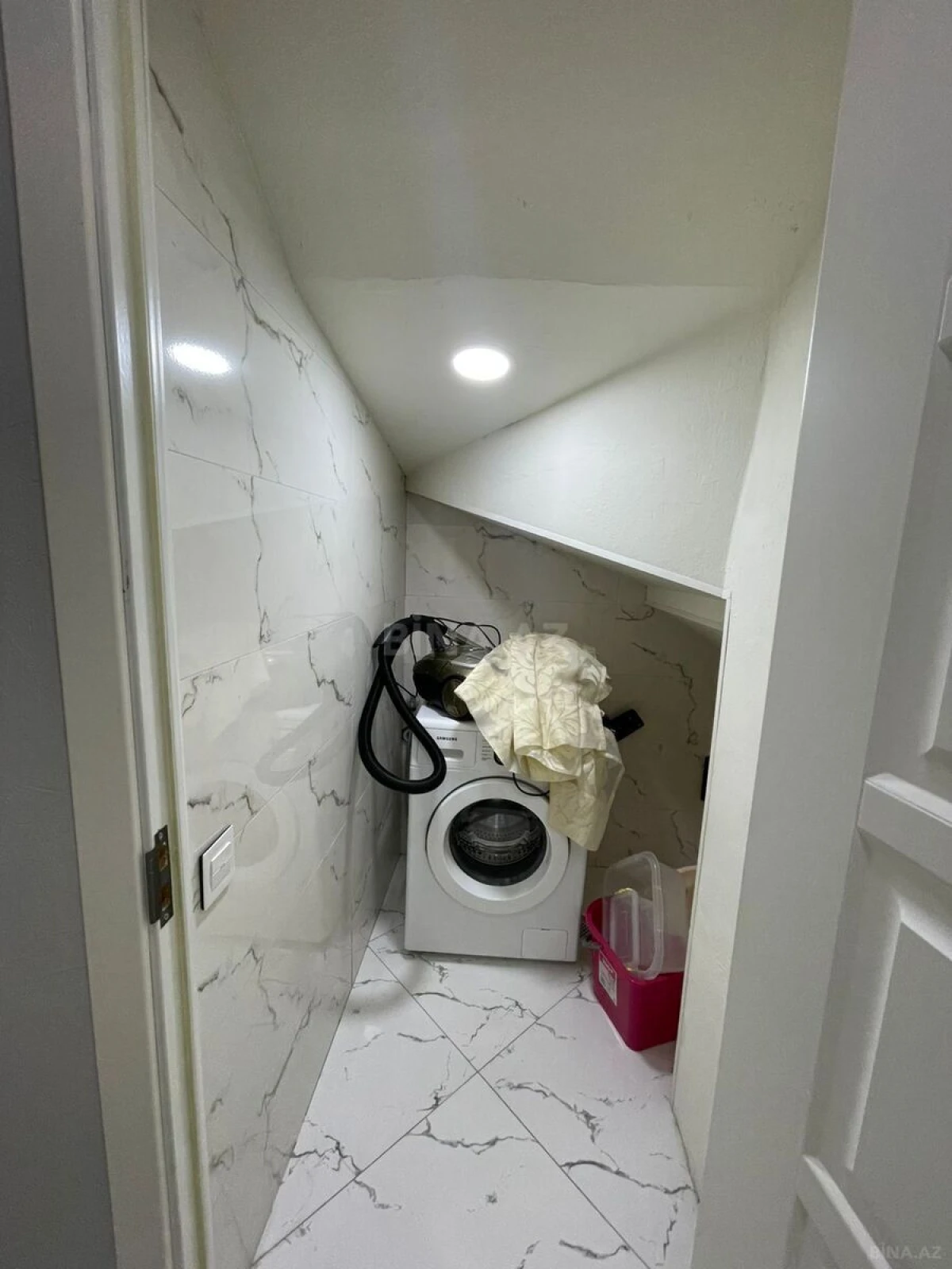 Kirayə verilir 3 otaqlı mənzil 194 m²