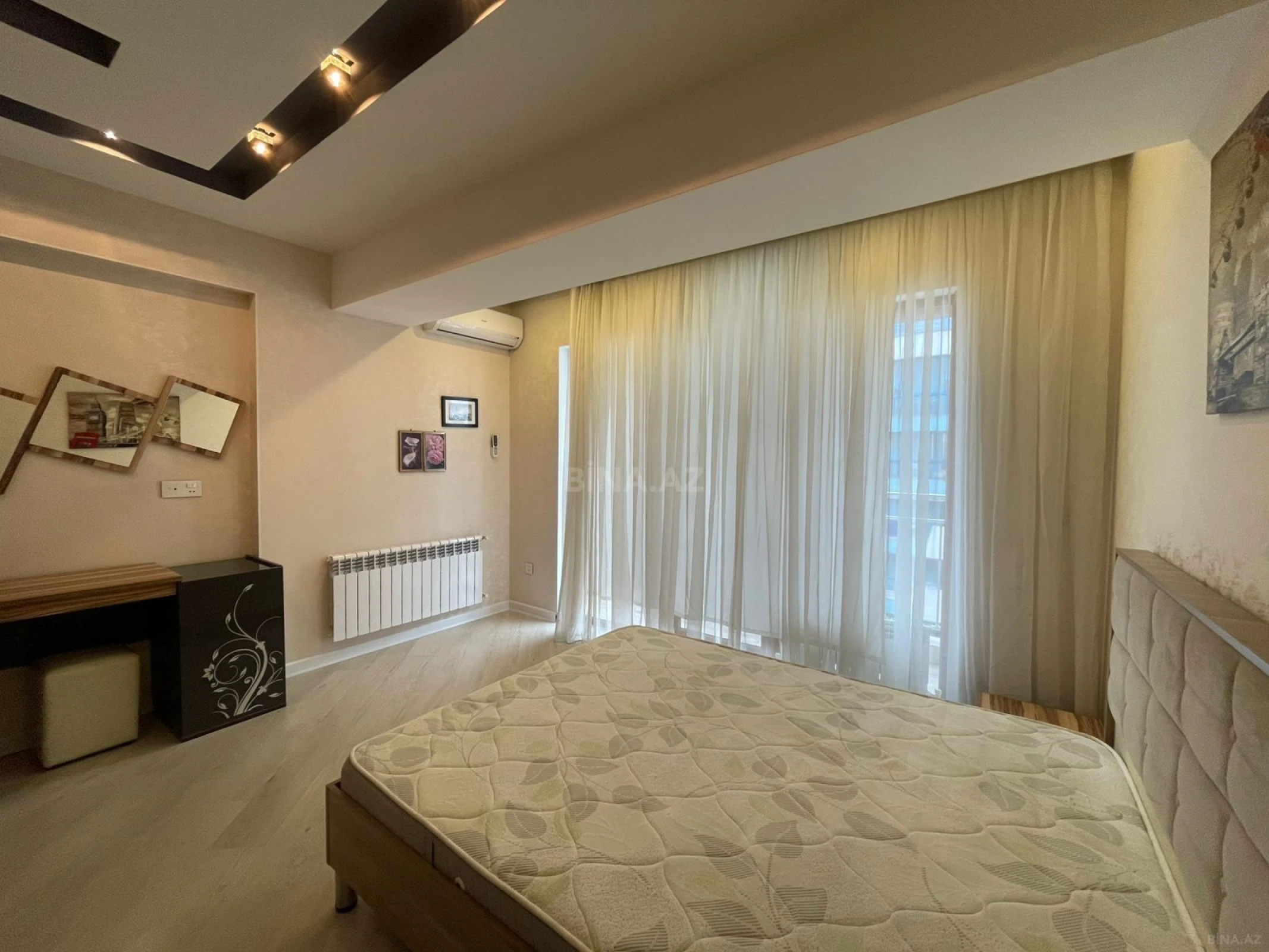 Kirayə verilir 3 otaqlı mənzil 194 m²