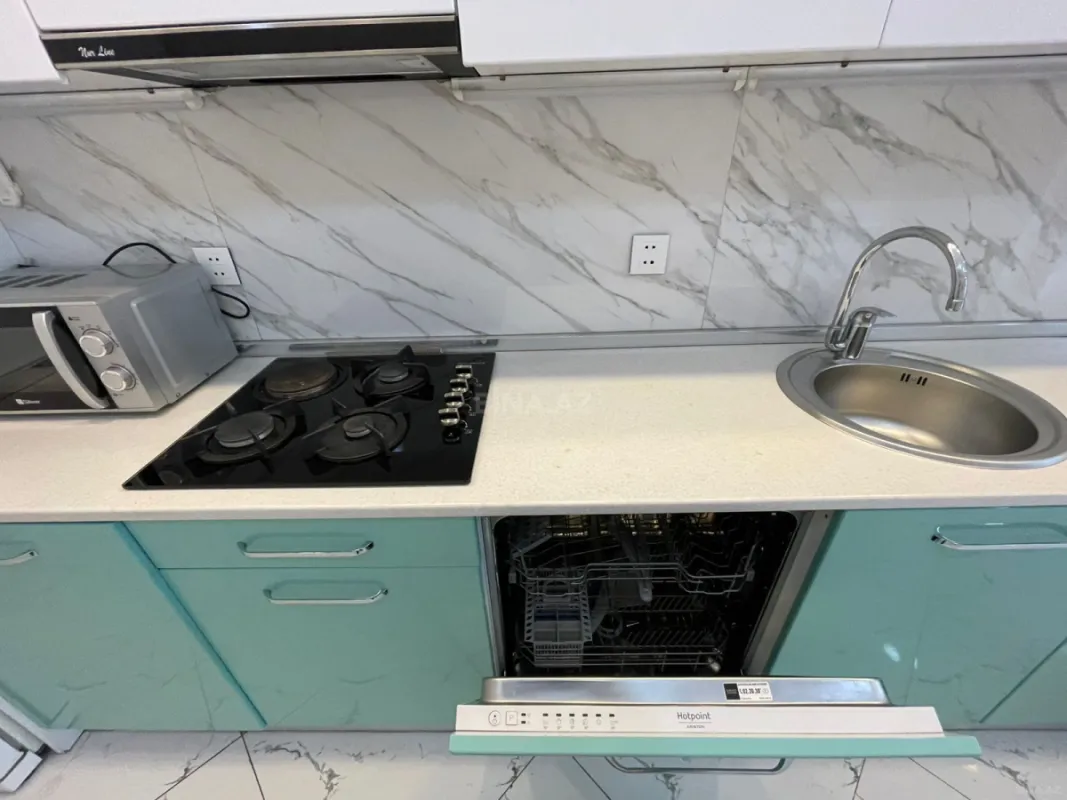 Kirayə verilir 3 otaqlı mənzil 194 m²