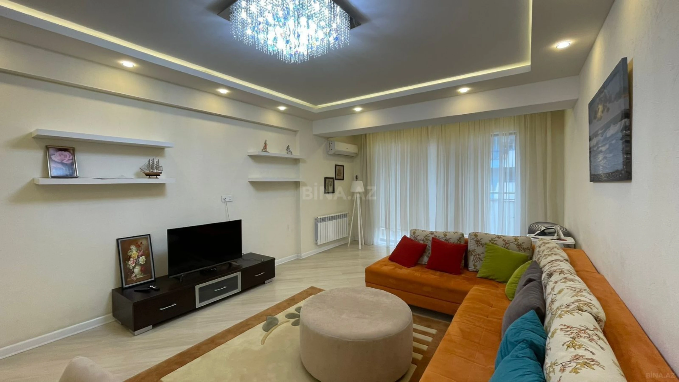 Kirayə verilir 3 otaqlı mənzil 194 m²