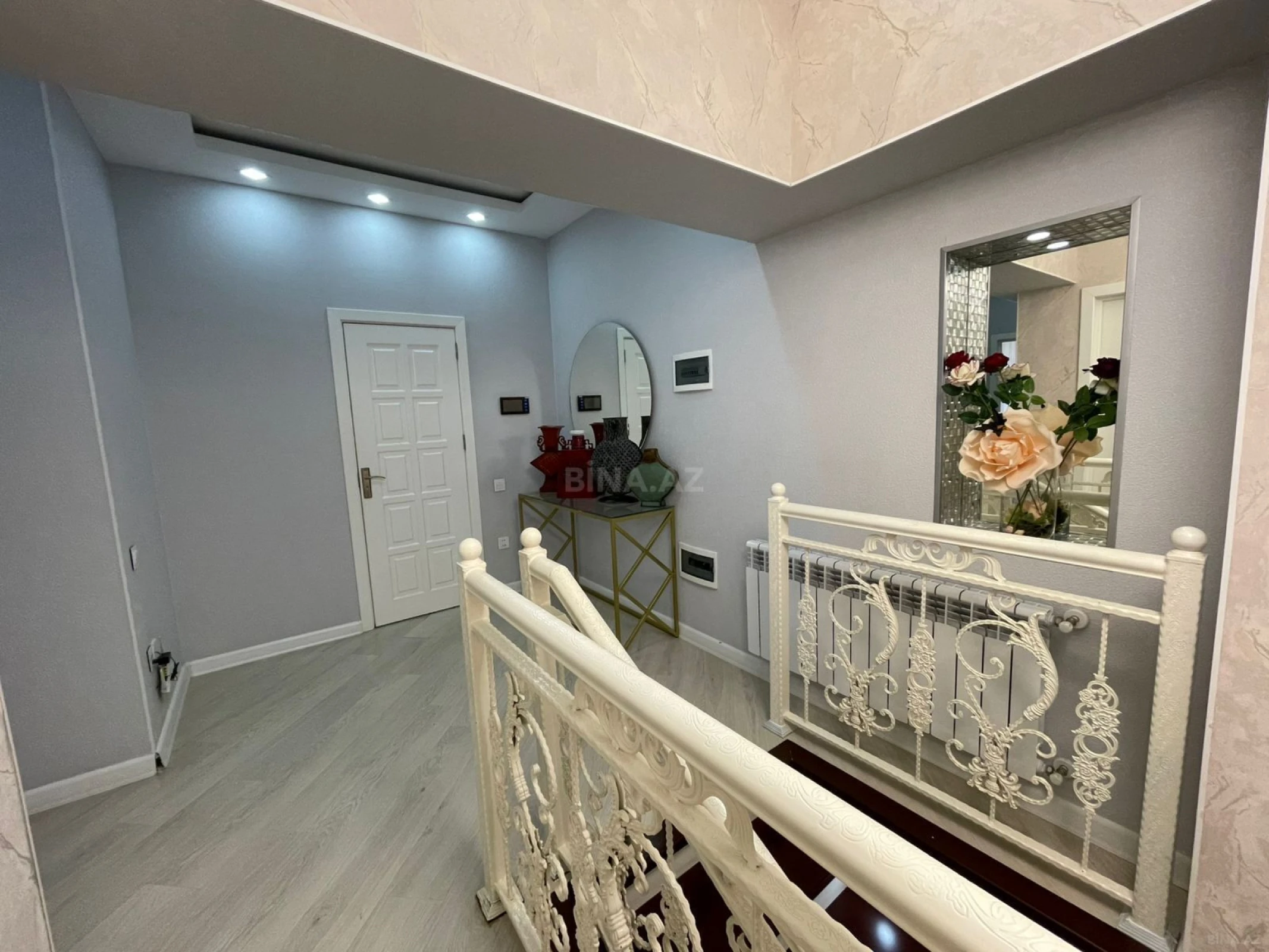 Kirayə verilir 3 otaqlı mənzil 194 m²