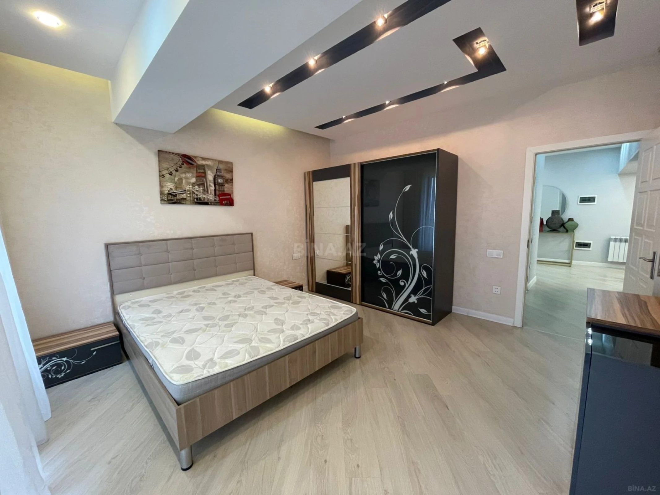 Kirayə verilir 3 otaqlı mənzil 194 m²