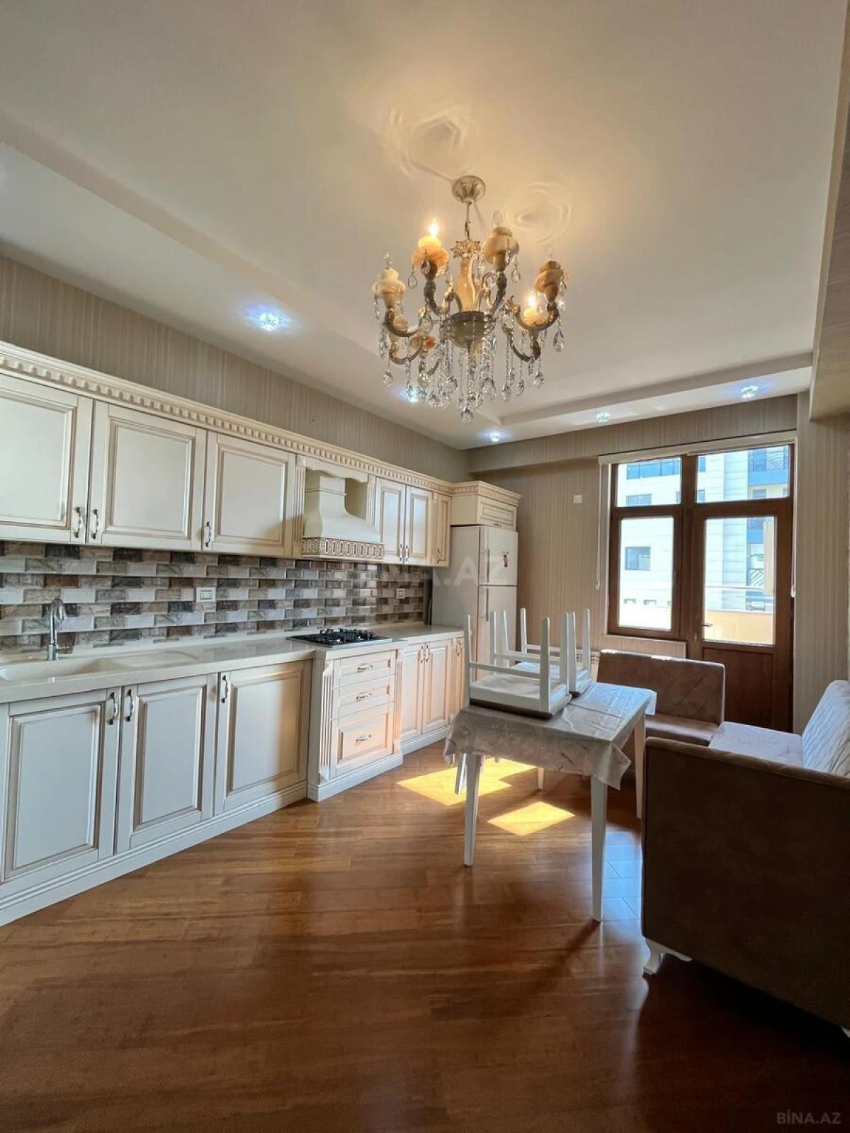 Kirayə verilir 3 otaqlı mənzil 130 m²