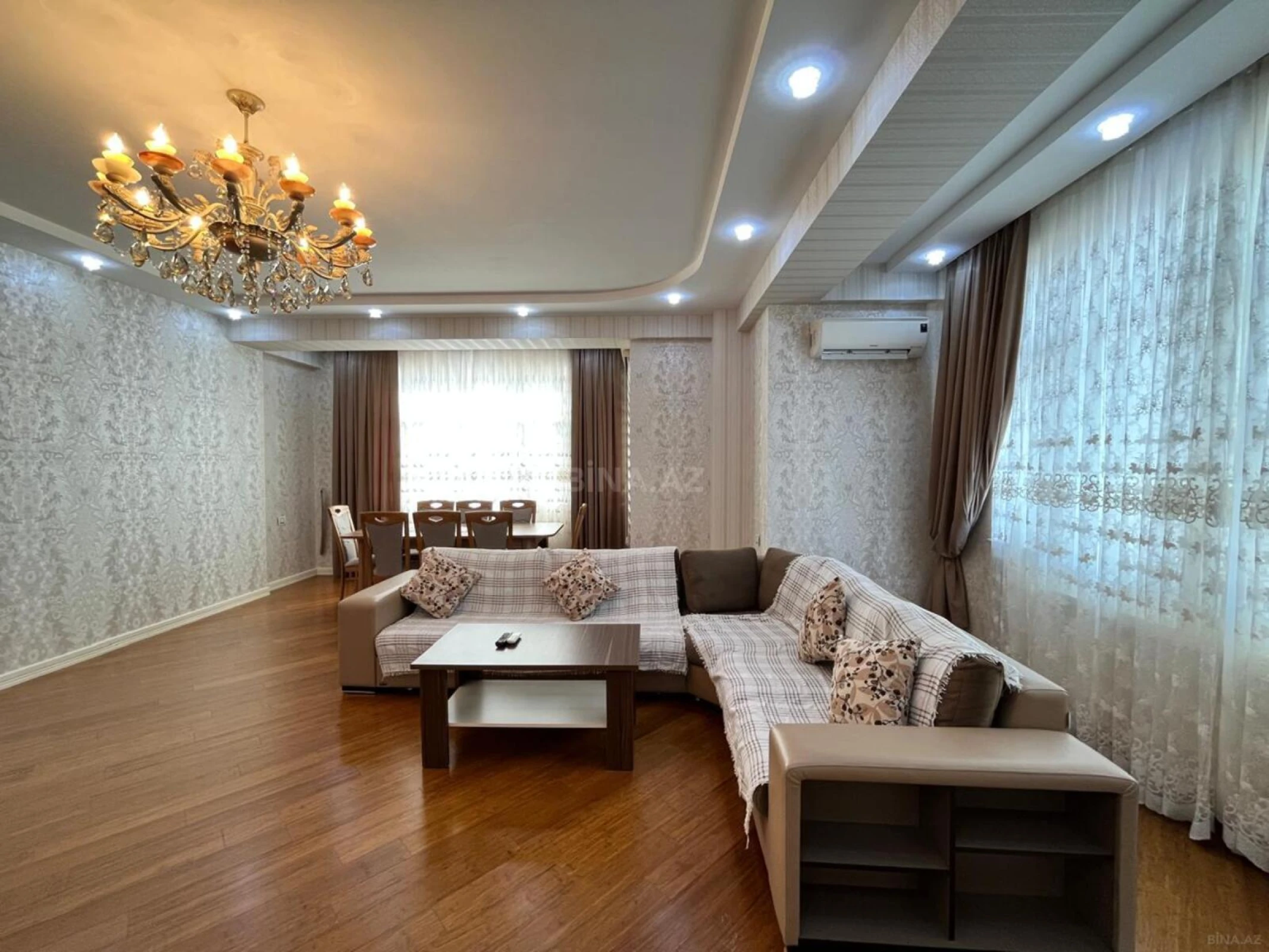 Kirayə verilir 3 otaqlı mənzil 130 m²