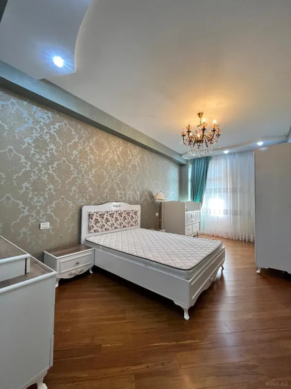 Kirayə verilir 3 otaqlı mənzil 130 m²