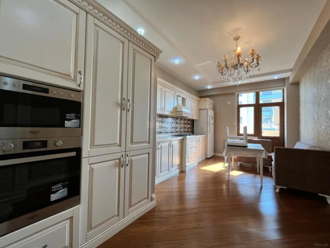 Kirayə verilir 3 otaqlı mənzil 130 m²