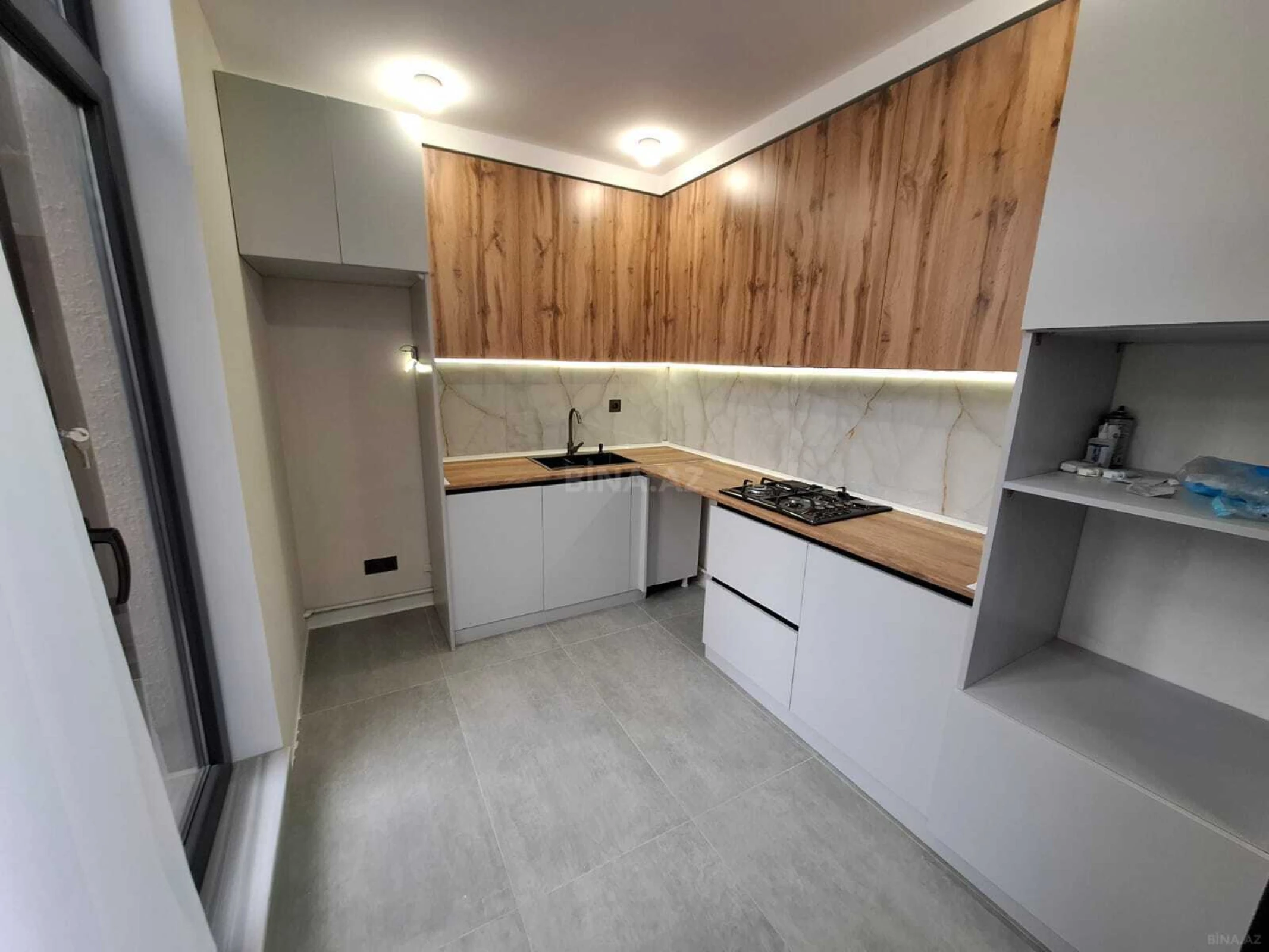 Satılır 2 otaqlı mənzil 71 m²