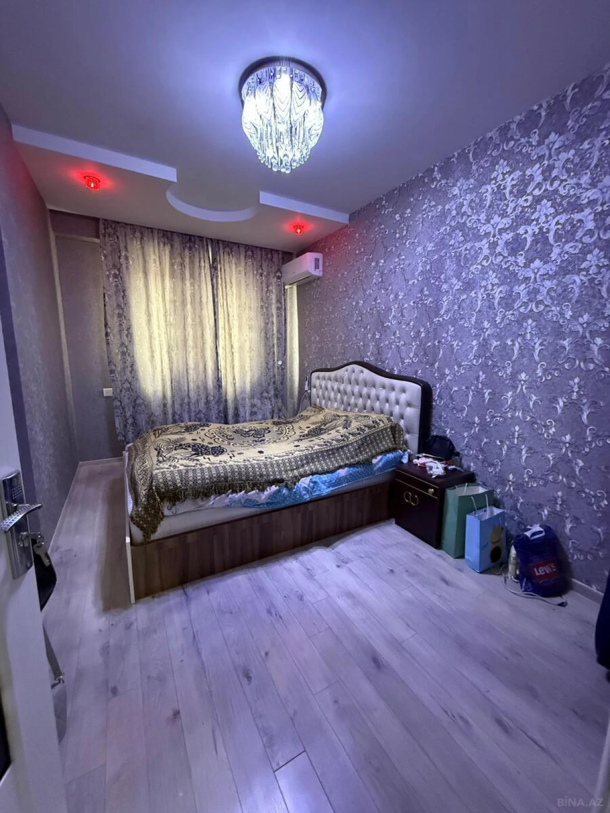 Satılır 2 otaqlı mənzil 70 m²