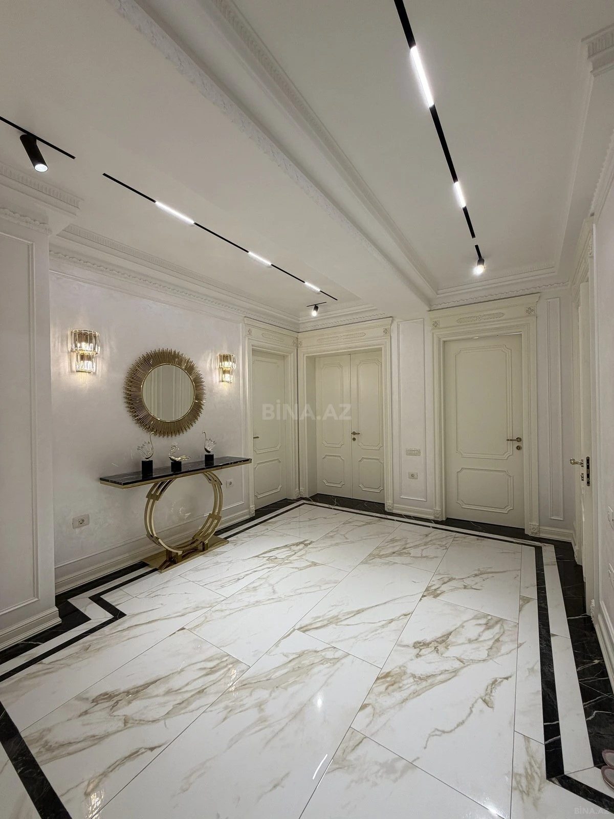 Satılır 4 otaqlı mənzil 185 m²